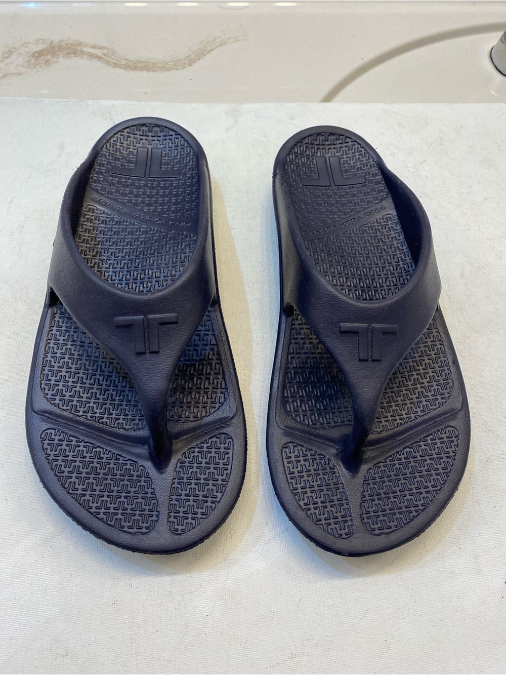 TELIC Energy Flip Flops,Size ML, Women size 10,Men’s Size 9 NWOT,New without tag